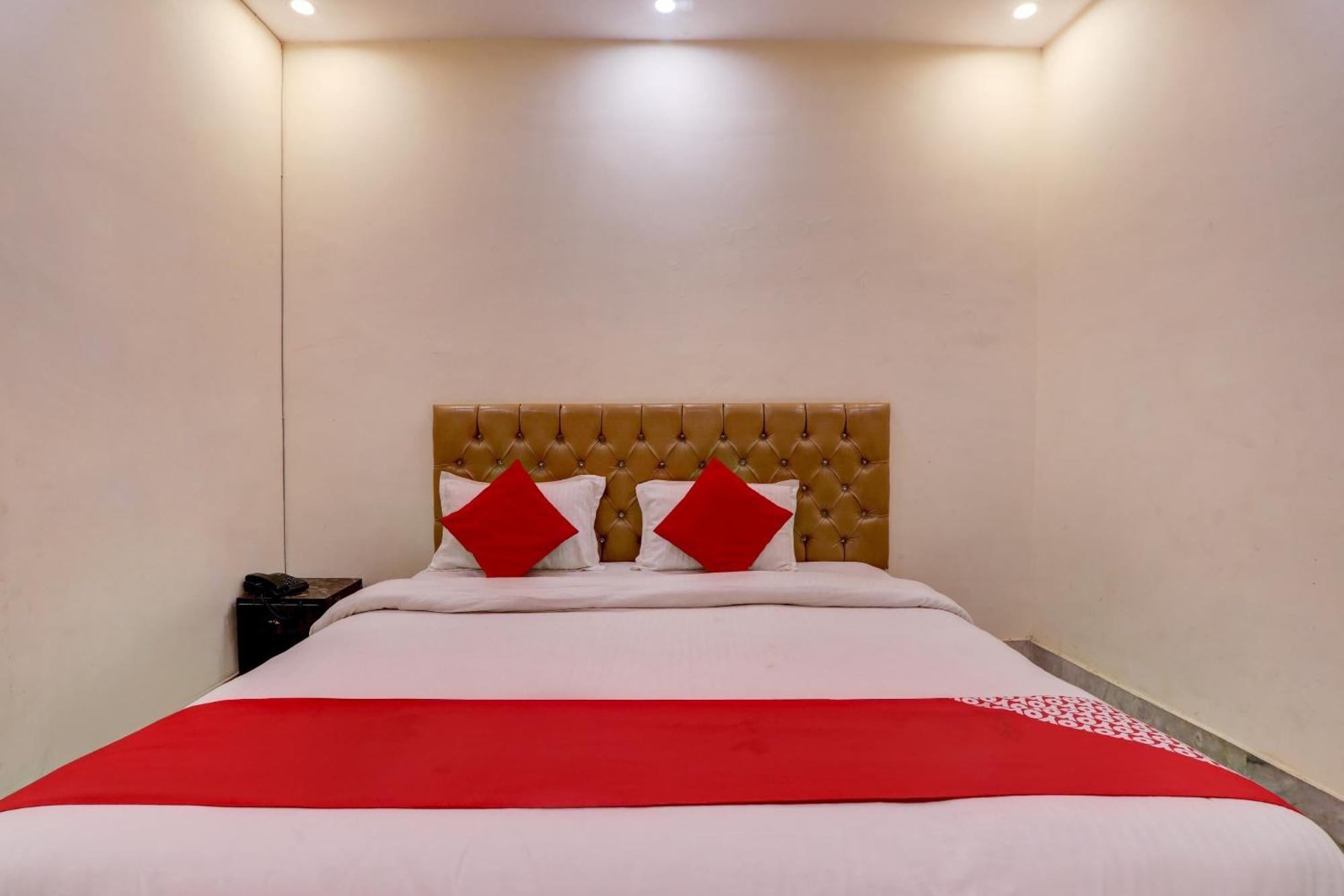 Hotel O Moon Palace Near Sahara Ganj Mall Lucknow Exterior photo